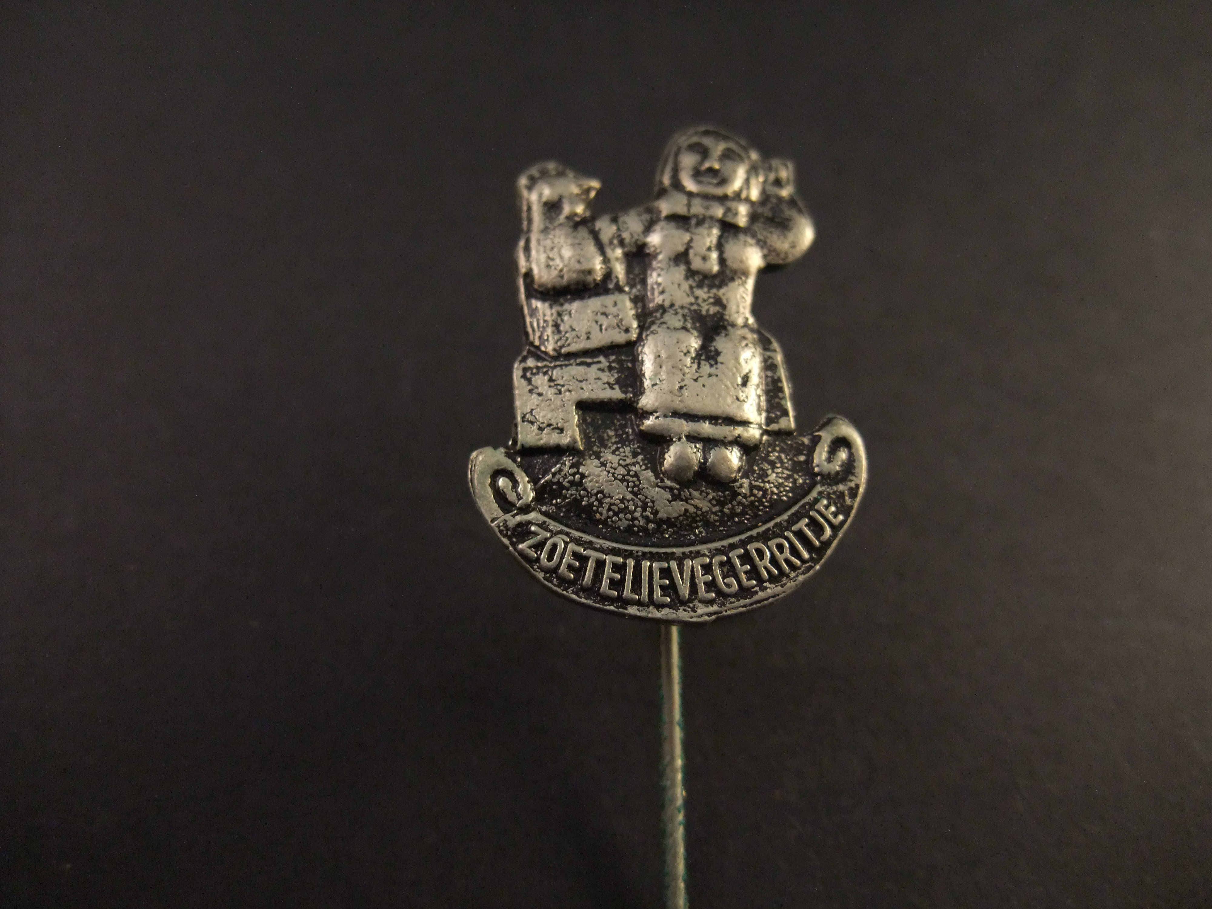 Zoete lieve Gerritje 's-'s-Hertogenbosch volkslied standbeeld zilverkleurig